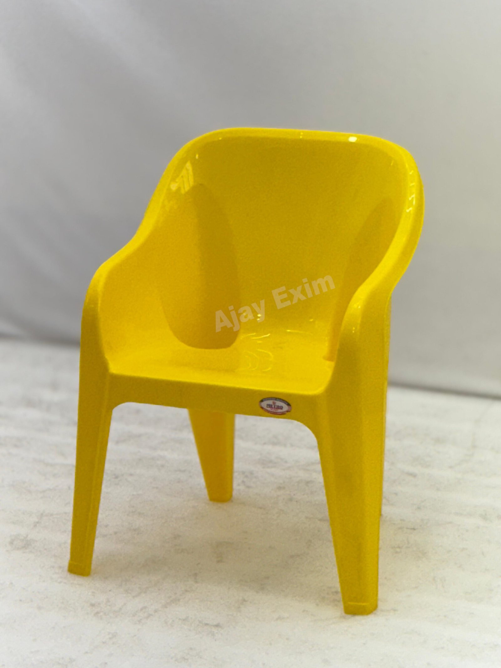 Plastic Baby Chair with Armrest - Image 3